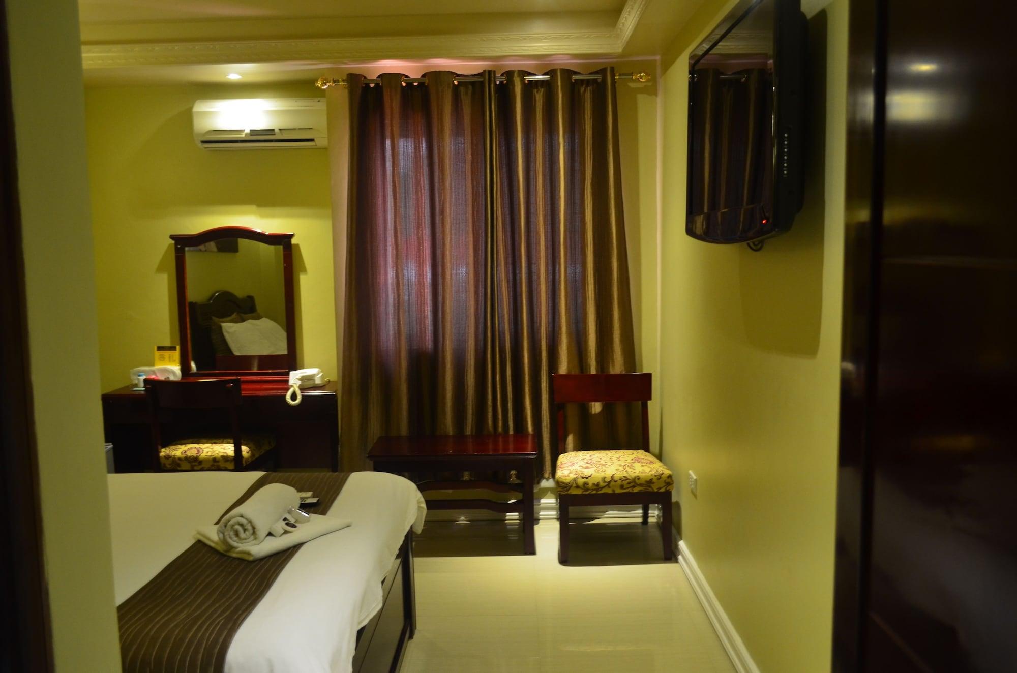 Clark Imperial Hotel Angeles Exterior photo
