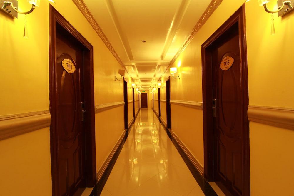 Clark Imperial Hotel Angeles Exterior photo